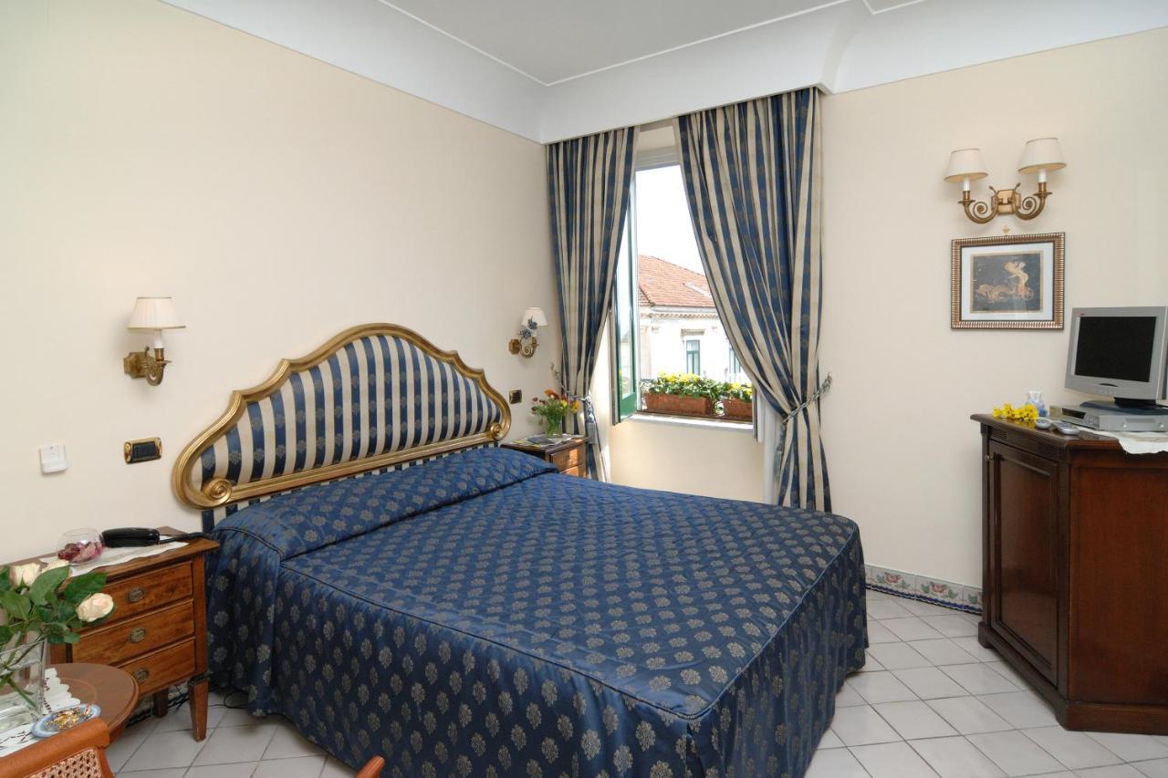 Amalfi Old Square Room & Apartments المظهر الخارجي الصورة