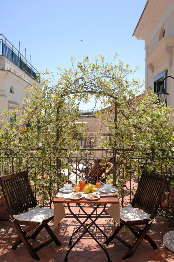 Amalfi Old Square Room & Apartments المظهر الخارجي الصورة