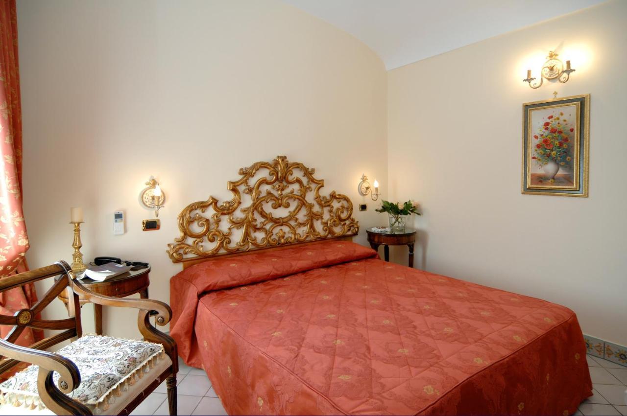 Amalfi Old Square Room & Apartments المظهر الخارجي الصورة