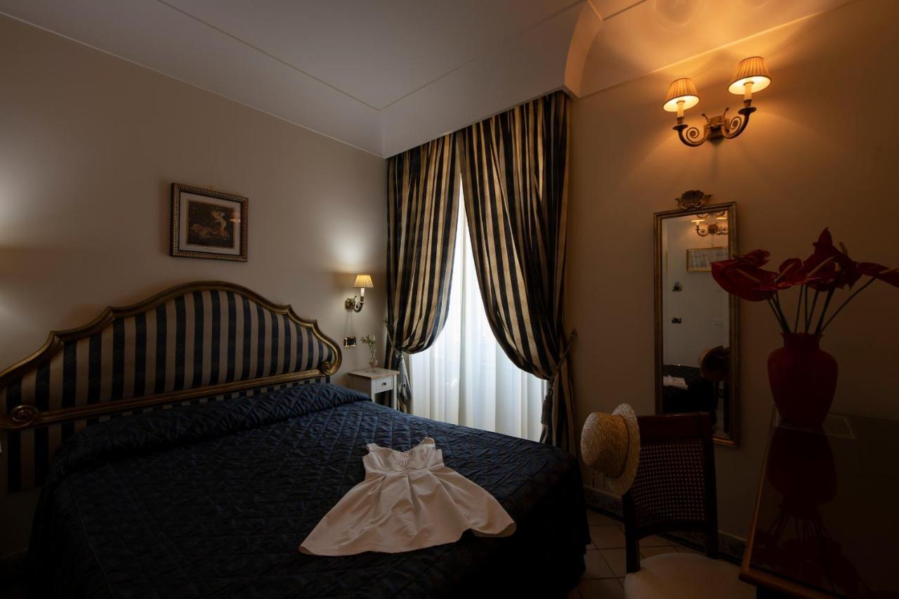 Amalfi Old Square Room & Apartments المظهر الخارجي الصورة