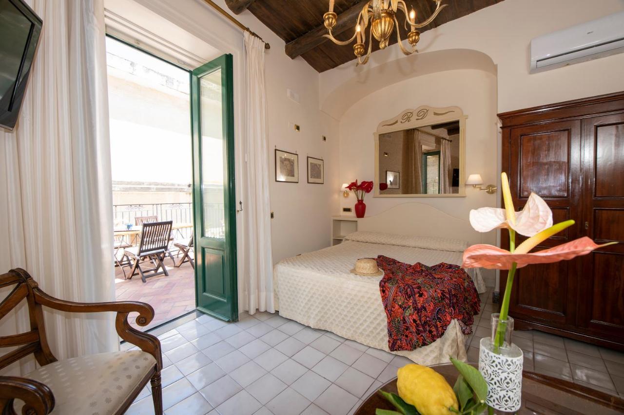 Amalfi Old Square Room & Apartments المظهر الخارجي الصورة