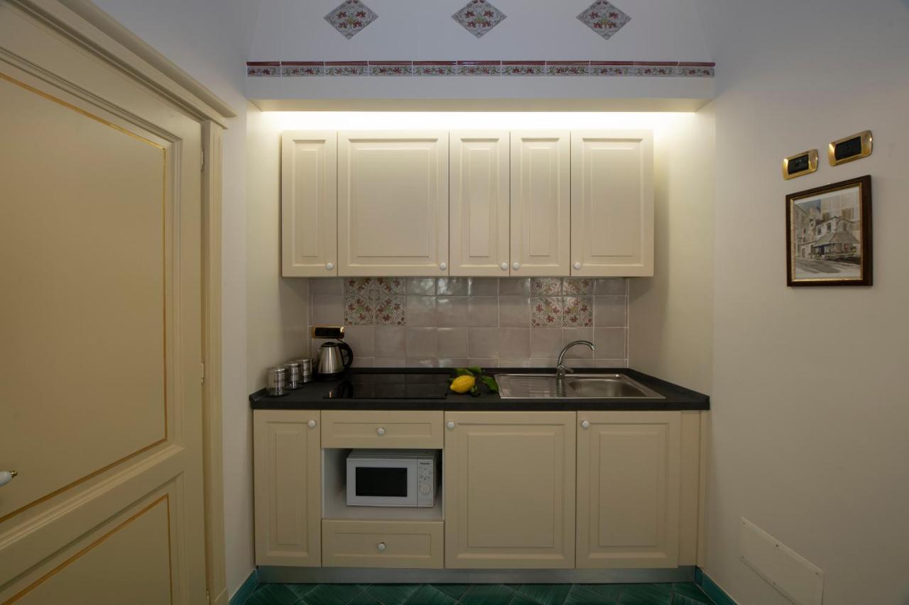 Amalfi Old Square Room & Apartments المظهر الخارجي الصورة