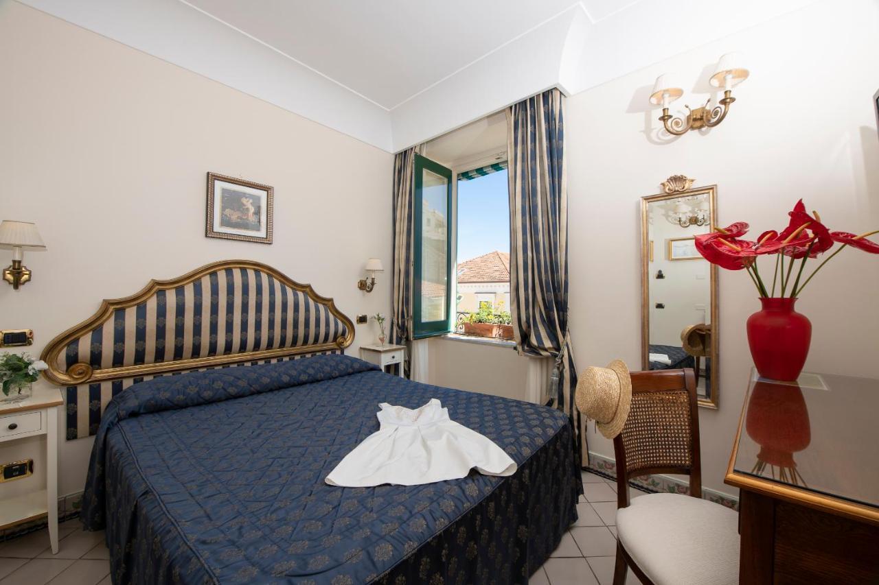 Amalfi Old Square Room & Apartments المظهر الخارجي الصورة