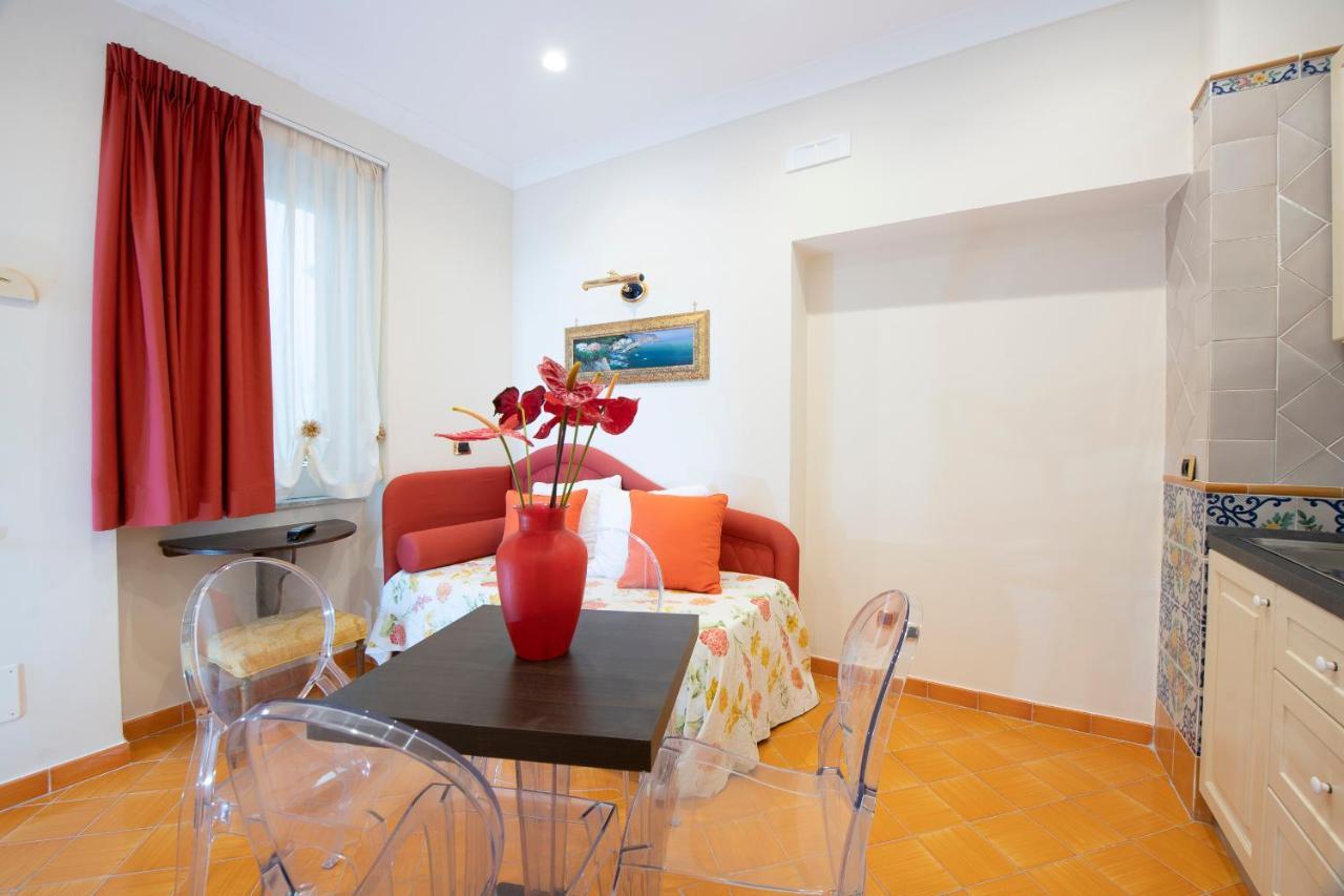 Amalfi Old Square Room & Apartments المظهر الخارجي الصورة