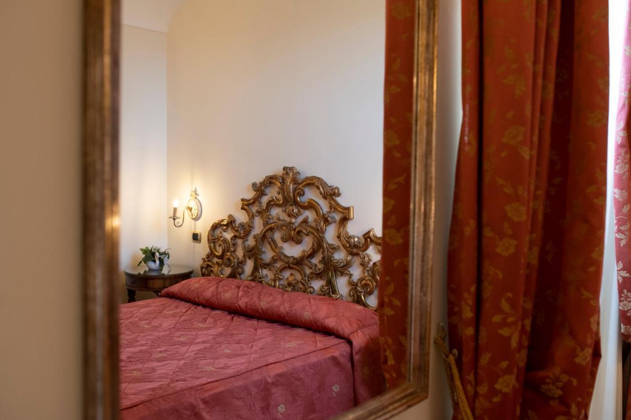 Amalfi Old Square Room & Apartments المظهر الخارجي الصورة