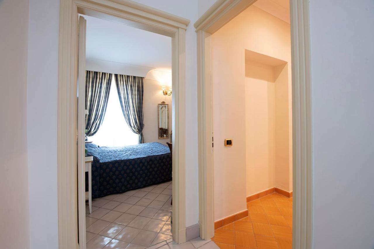 Amalfi Old Square Room & Apartments المظهر الخارجي الصورة